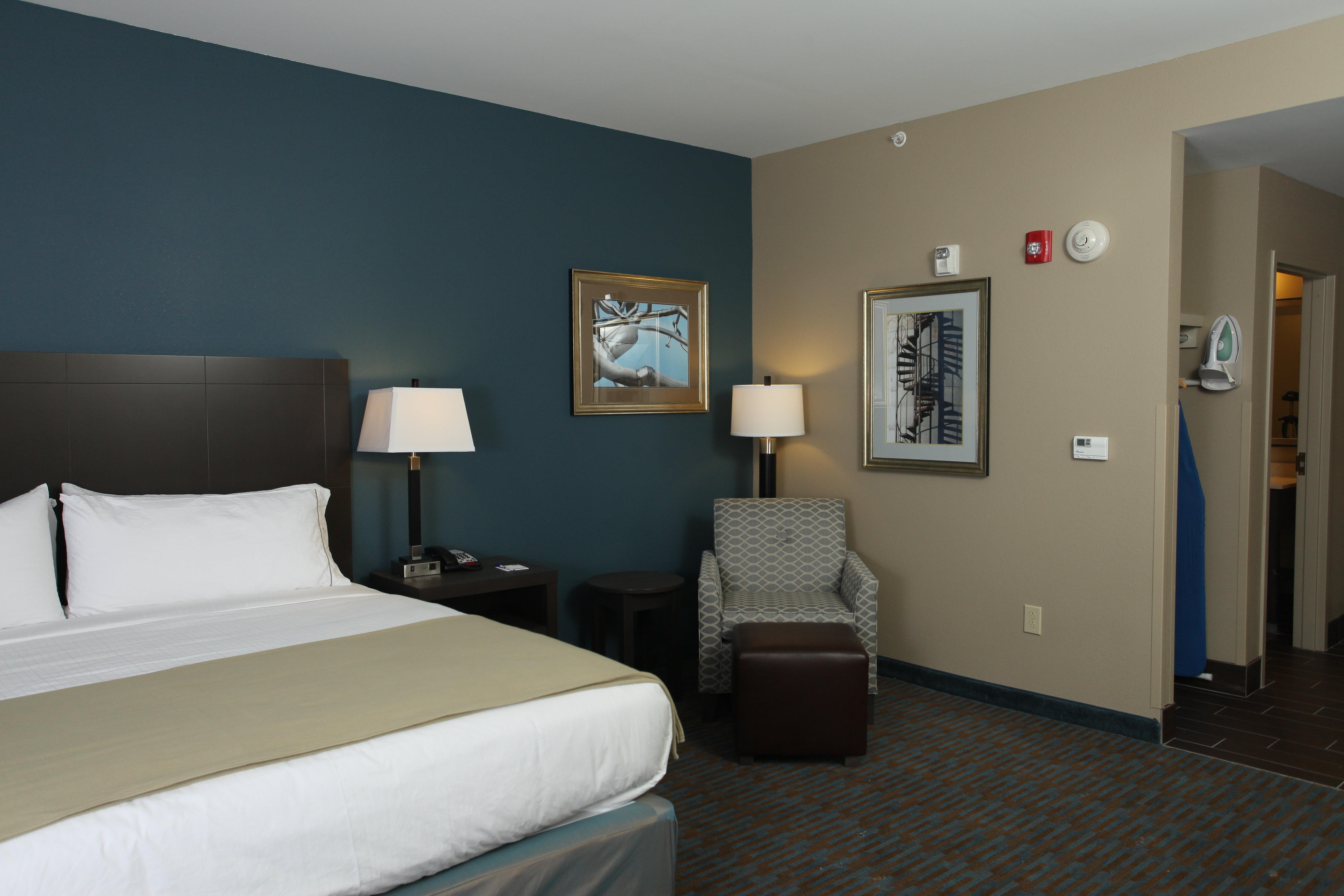 Holiday Inn Express Hotel & Suites Goldsboro - Base Area By Ihg Екстериор снимка